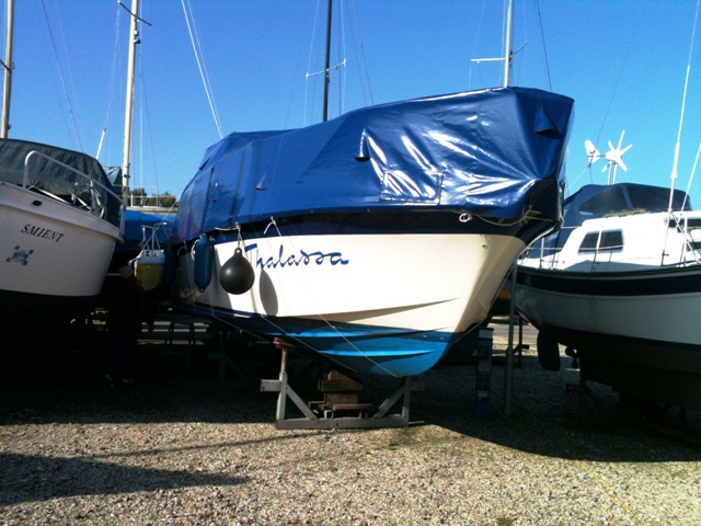 Motoryachten mit Winterverdeck, Ganzpersenning, Winterpersenning